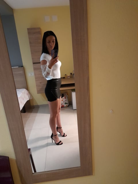 sleekcams.com adryanasexy profile on OnlyFans in romania category