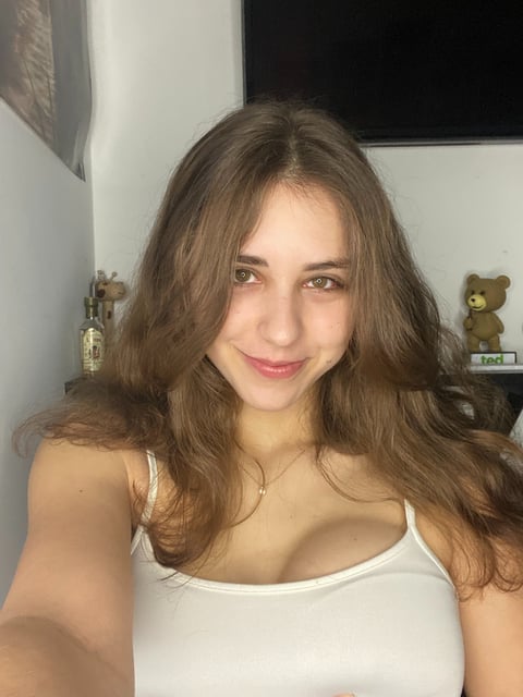 sleekcams.com charlotte.simon profile on OnlyFans in portugal category