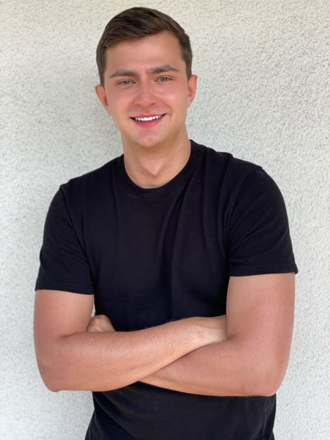 sleekcams.com desmides profile on OnlyFans in gay category