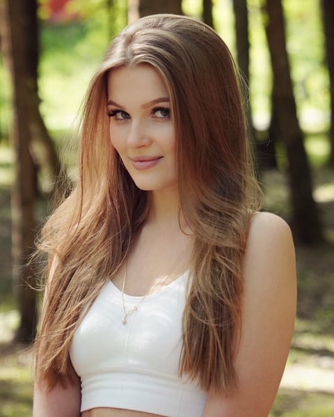 sleekcams.com elliemoore_official profile on OnlyFans in latvian category