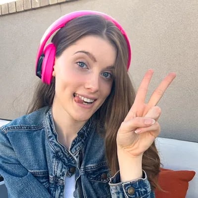 sleekcams.com emilyycosplay profile on OnlyFans in twitch-streamers category