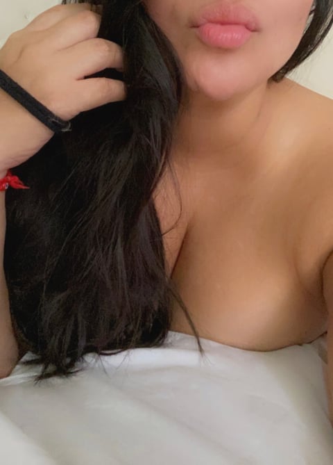 sleekcams.com guatemalanhotmama1 profile on OnlyFans in guatemala category