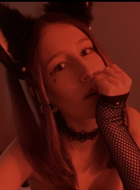 sleekcams.com hannadrowzee profile on OnlyFans in small-tiny-tits category
