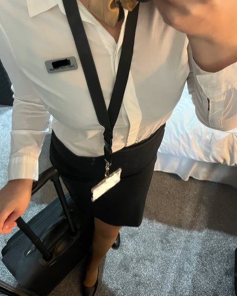 sleekcams.com hothostieuk profile on OnlyFans in flight-attendant-air-hostess category