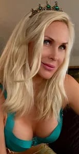 sleekcams.com kayliaqueen profile on OnlyFans in sweden category