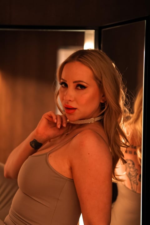 sleekcams.com kiaralord profile on OnlyFans in hungary category