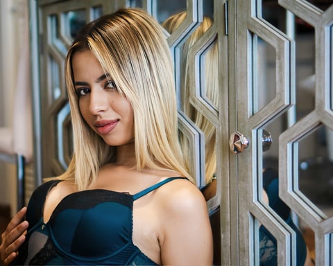 sleekcams.com kimmikka profile on OnlyFans in peru category