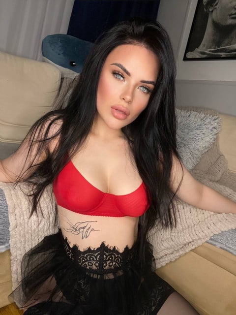 sleekcams.com kylie.kylie profile on OnlyFans in flight-attendant-air-hostess category