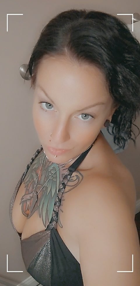 sleekcams.com ladyloriluck profile on OnlyFans in tiktokers category