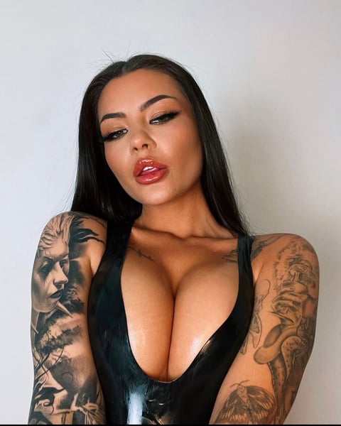 sleekcams.com latviaaaafree profile on OnlyFans in latvian category