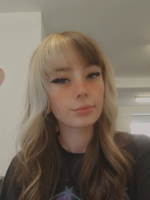 sleekcams.com little_pixie_kitten profile on OnlyFans in scotland category
