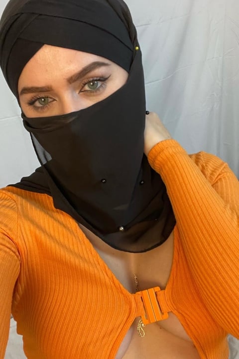 sleekcams.com mayaazari profile on OnlyFans in hijab category