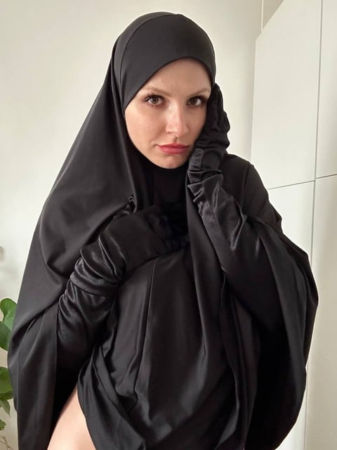 sleekcams.com nuria_onelove profile on OnlyFans in hijab category