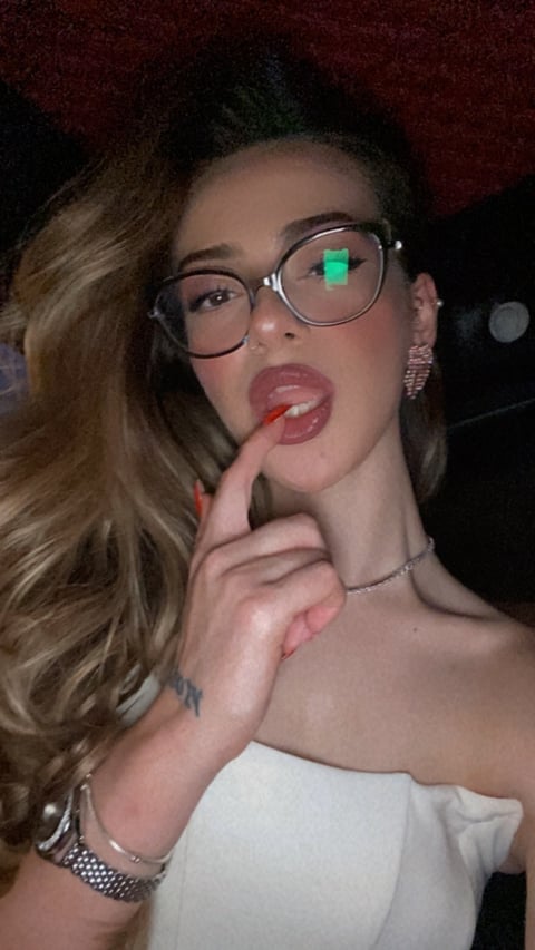 sleekcams.com oznurunuzz profile on OnlyFans in turkey category