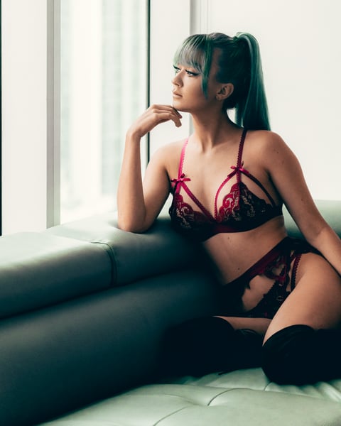 sleekcams.com rainpariss profile on OnlyFans in france category