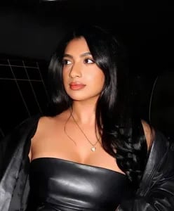sleekcams.com reddotbitch profile on OnlyFans in india category