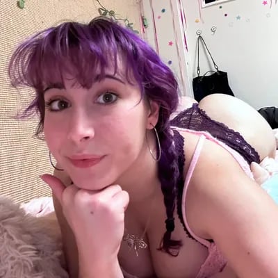 sleekcams.com samsqueebs profile on OnlyFans in scotland category