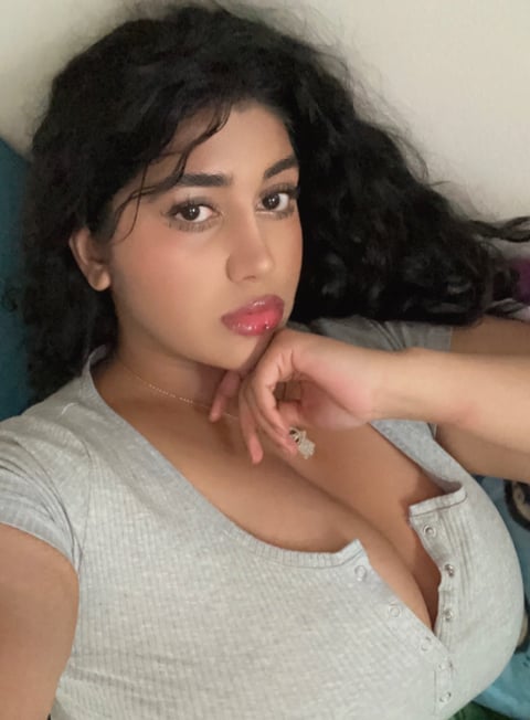 sleekcams.com urindianbae profile on OnlyFans in student category