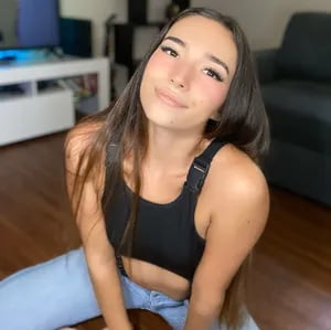 sleekcams.com waifusam profile on OnlyFans in snapchat category