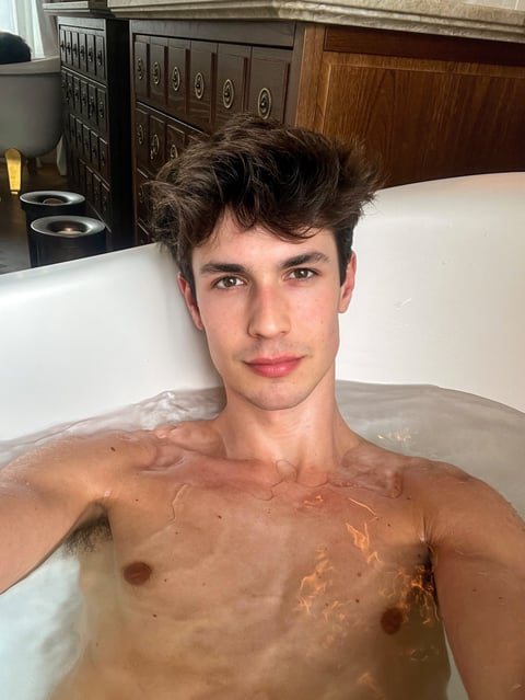 sleekcams.com xanderboyx profile on OnlyFans in scotland category