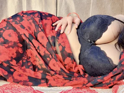 Miss-Ayraa live cam video preview