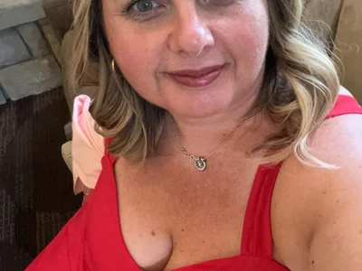 LauLauPAWG Blond Hair webcam from United States
