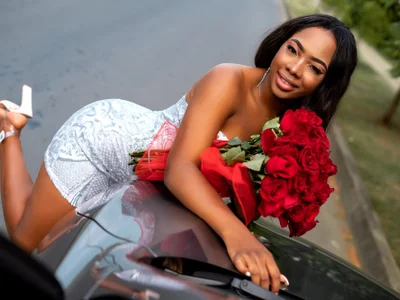 Niyirey1 Italian speaking webcam model