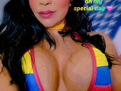 Phoenix_lovexxx featured webcam