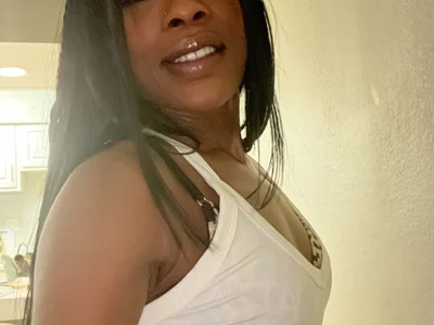 RainFallzxxz Milf webcam from United States