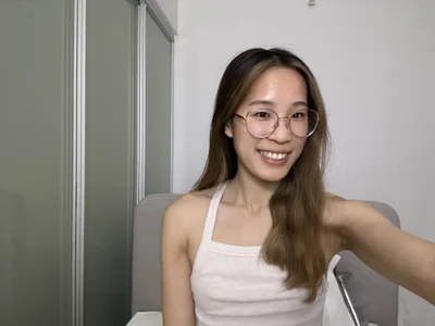 secretgirlfriendxo Asian webcam from Canada
